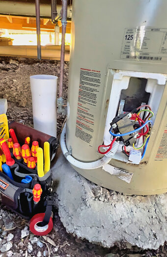 https://mosmanparkhotwater.com.au/uploads/2025/06/electric-hot-water-system-49471.jpg