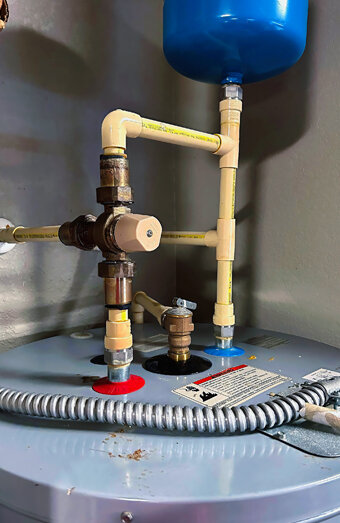 https://mosmanparkhotwater.com.au/uploads/2025/06/gas-hot-water-system-63012.jpg